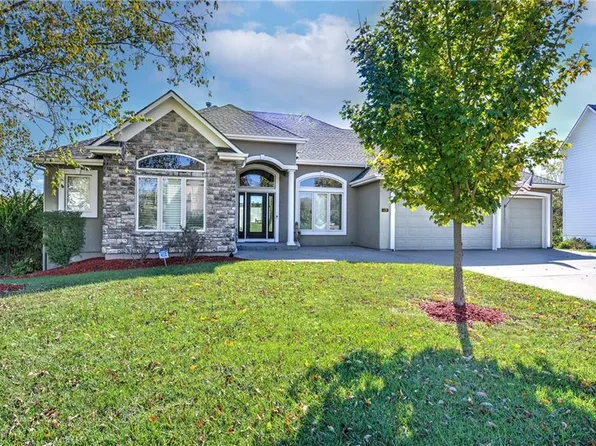 129 NW Morton Dr, Lees Summit, MO 64081