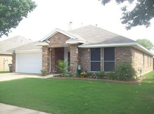 6637 Ridgetop Dr, Watauga, TX 76148