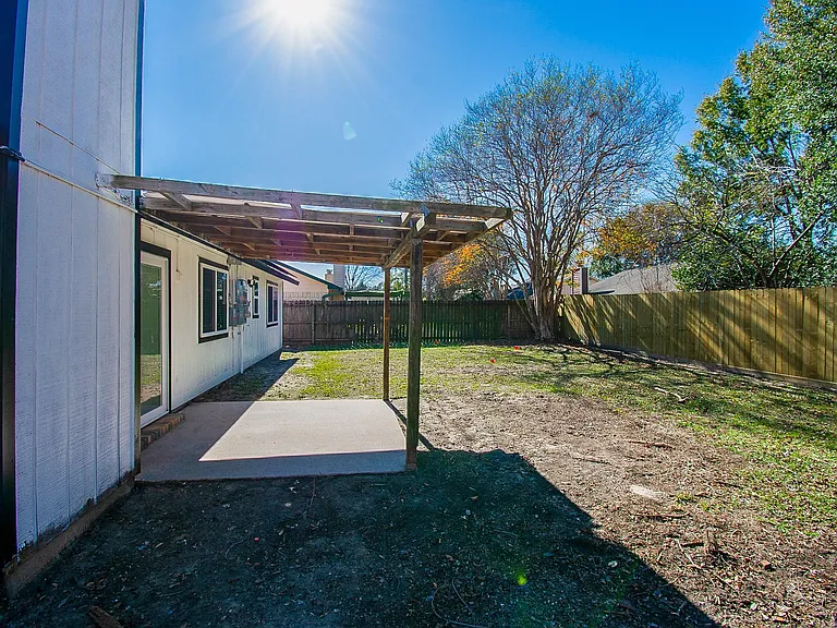 16419 N Bend Dr — Photo 30