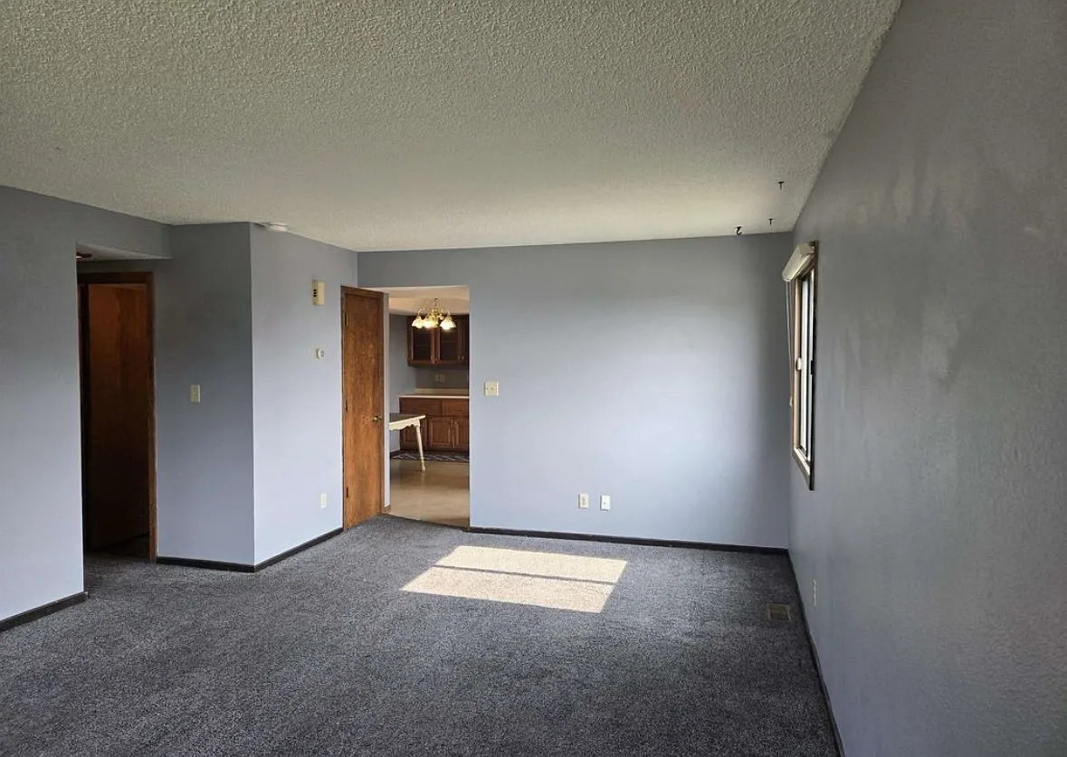 3 bed, 1.5 bath, 1524 sqft, $1,650 — Photo 4