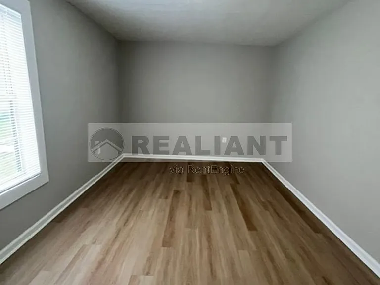 32 Mary St #4 — Photo 7