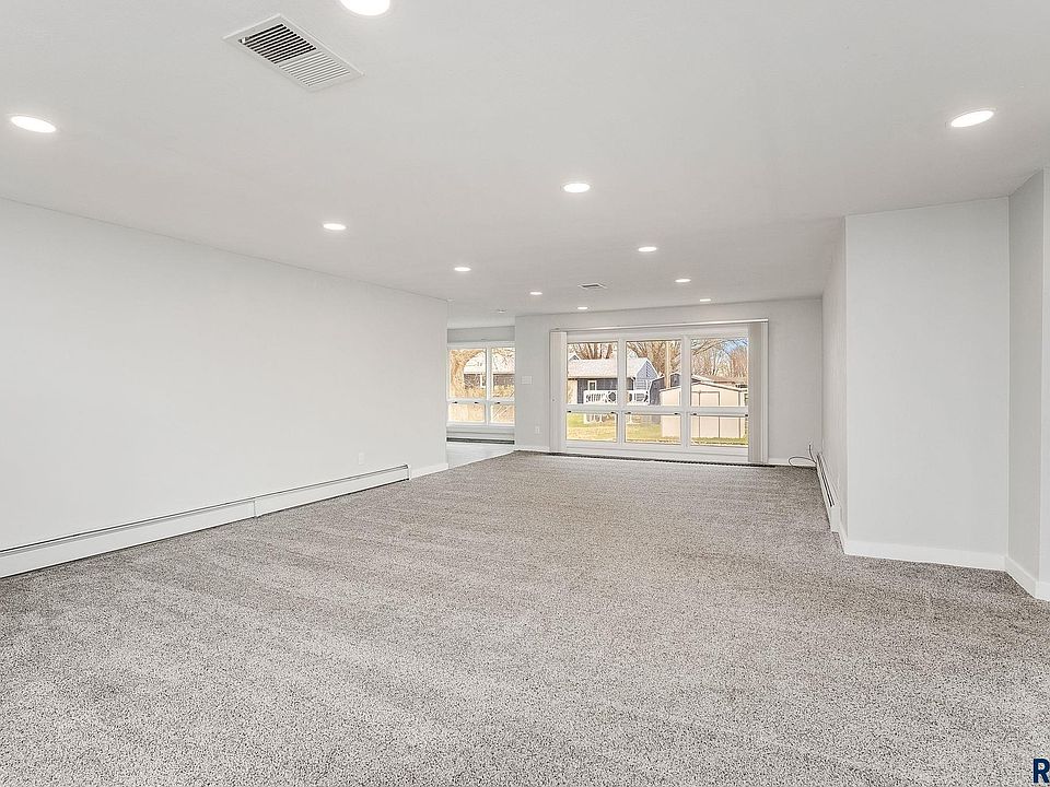 Sioux 5624 W Circle Dr, Sioux Falls, SD 57106 | Zillow