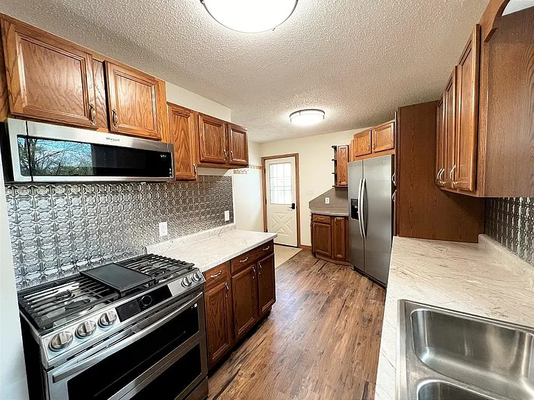 314 Princeton Ct — Photo 6