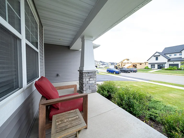 3849 Thrush St — Photo 3