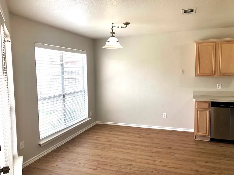 5617 Wellston Dr — Photo 8