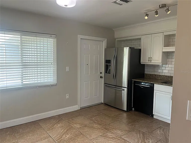 3101 Village Ln — Photo 20