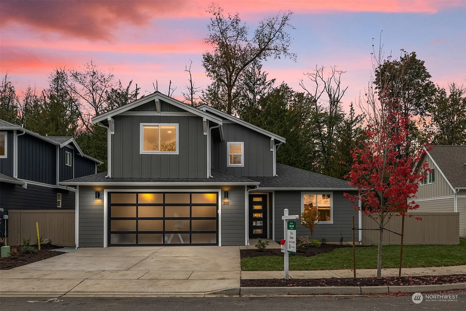 207 N 54th Place photo 1