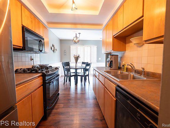 4th image of 804 S Oak Brook Ridge Dr #149