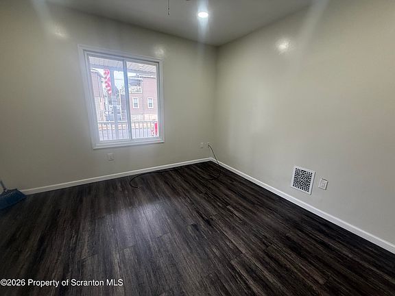 5th image of 216 Horton St
