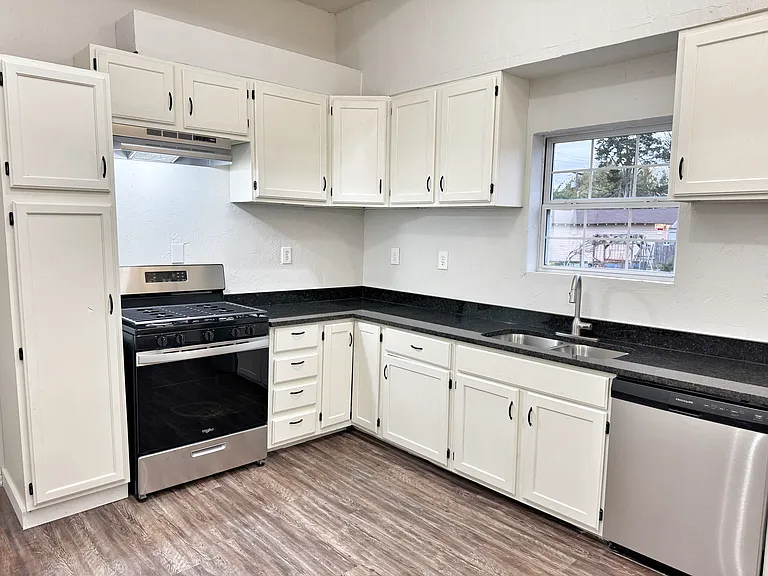 1529 N McKinley Ave #A — Photo 7
