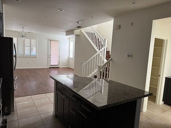 3rd image of 6102 Golden Vista Dr