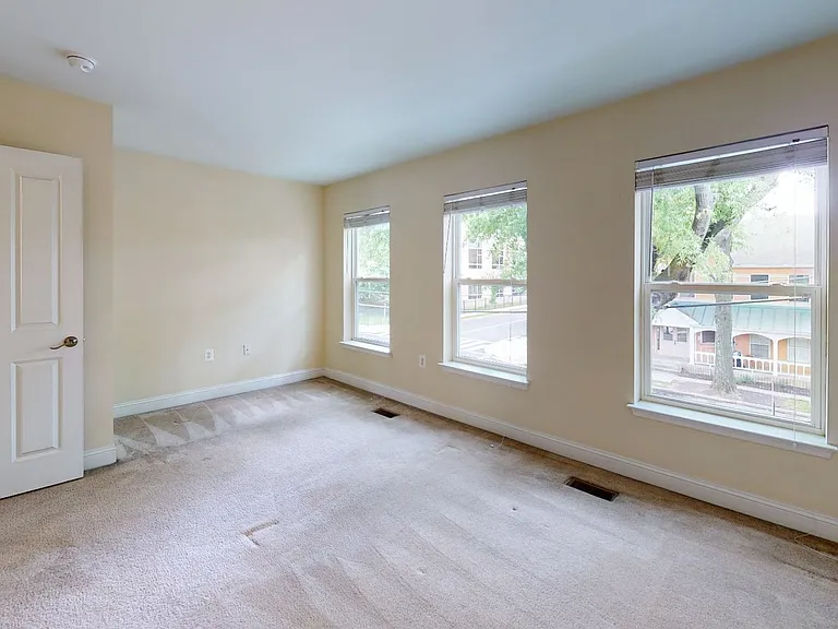 720 Barnes St NE — Photo 29