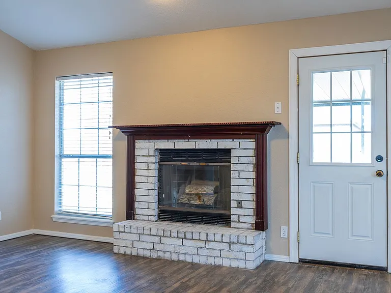 2412 W Natchez St — Photo 12