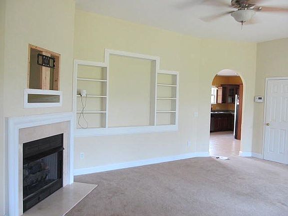 Kitch/Office/laund/garage   