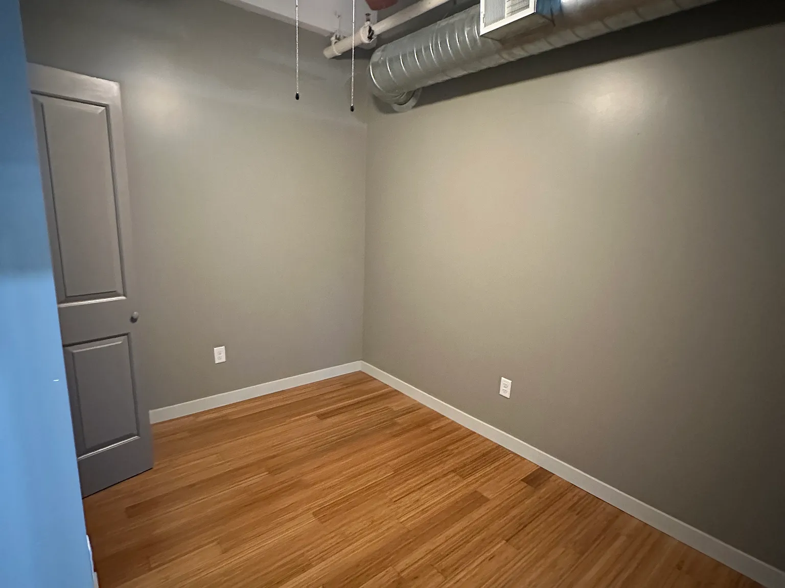 2 bed, 844 sqft, $1,300 — Photo 3