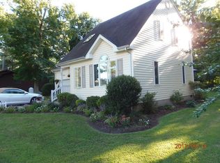 1688 Shane Rd, Gloucester Point, VA 23062