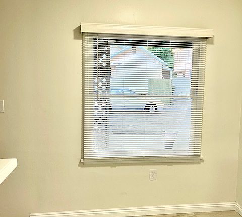 kitchen eating area