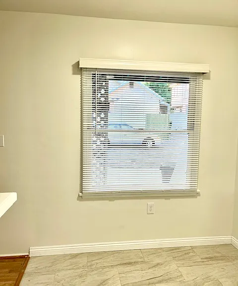 kitchen eating area