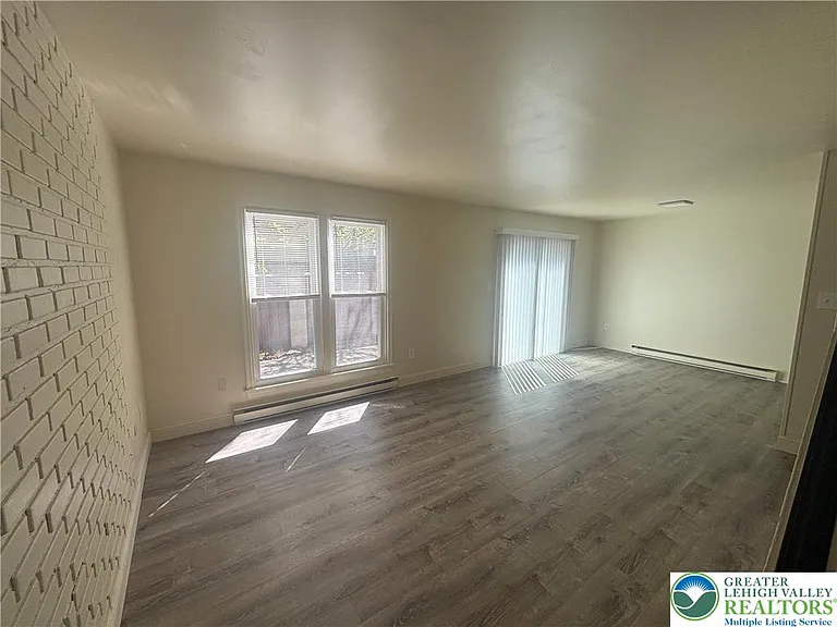 5 Stonewood Pl — Photo 5