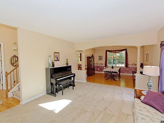 4th image of 7 Tracey Ct