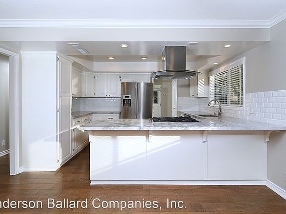 3rd image of 2730 Sycamore Ave