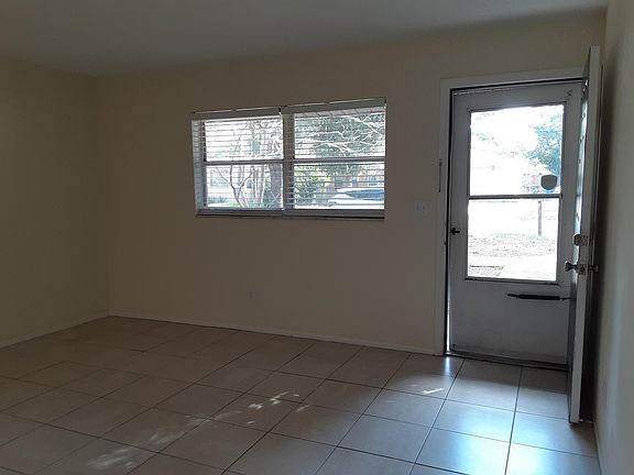 4th image of 1324 Tioga Ave