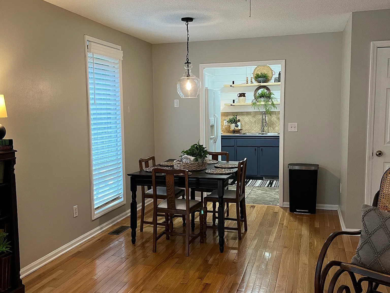 2 bed, 900 sqft, $1,800 — Photo 4