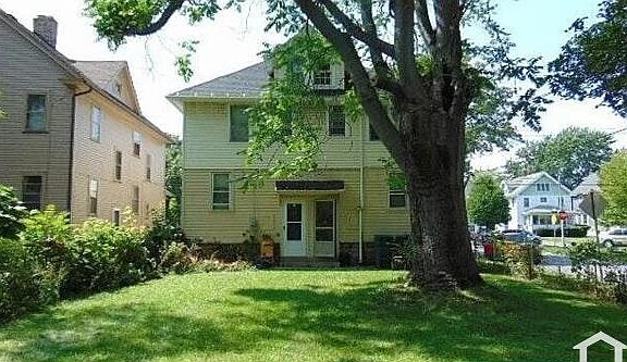 2nd image of 116 Burrows St