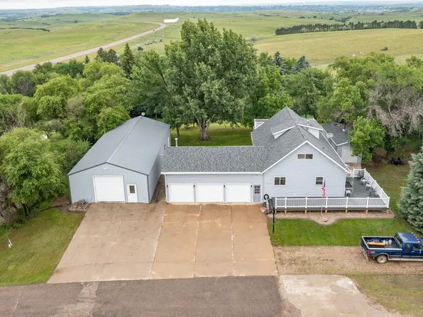 2091 Weinberger Dr S, Mandan, ND 58554