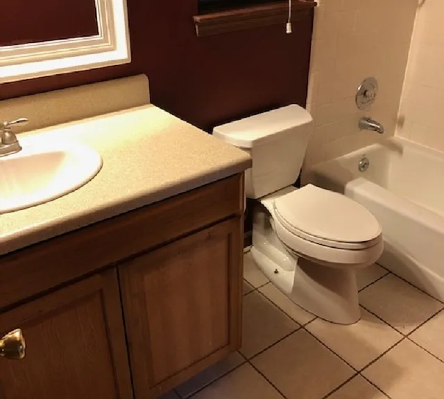 1240 Blockford Ct W — Photo 9