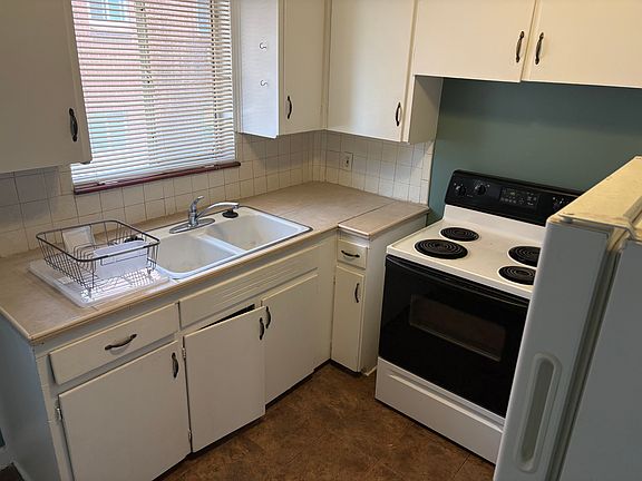 5th image of 1664 Akron St #1652