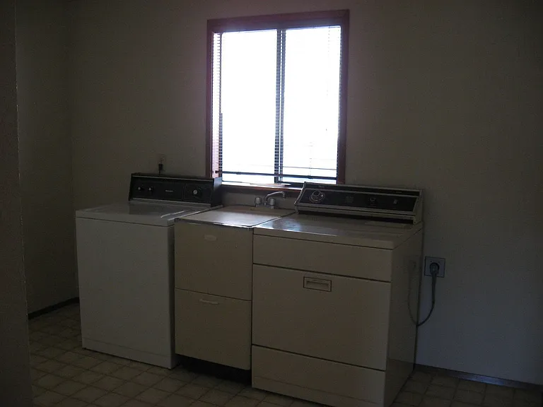 824 Jensen Duplex — Photo 14