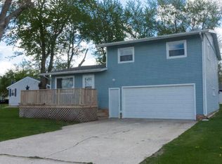 308 12th Ave NW, Hampton, IA 50441