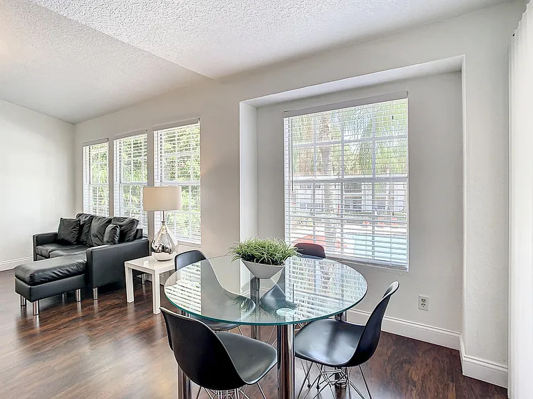 11532 Westwood Blvd #828 — Photo 8