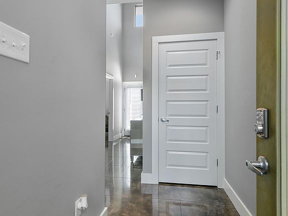 4th image of 313 Highland Park Ln