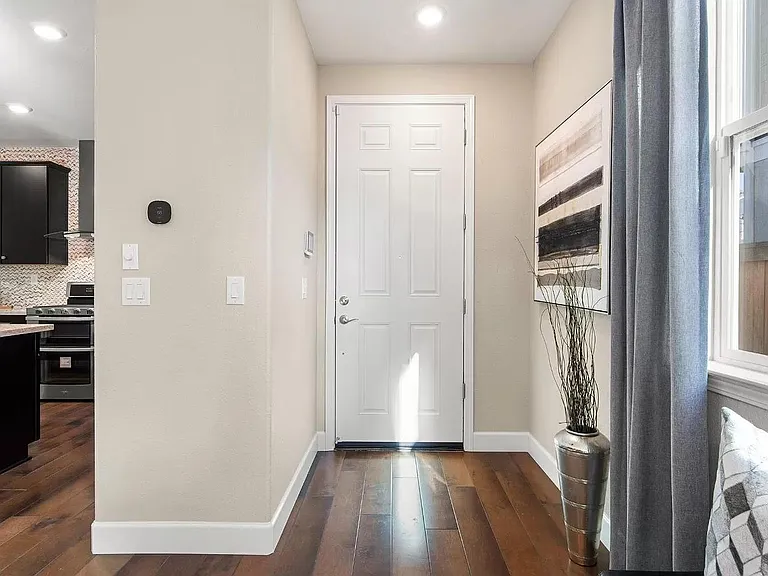 8250 Joecy Way — Photo 4