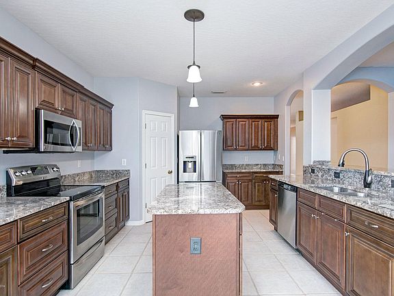 3rd image of 4082 Orchard Dr