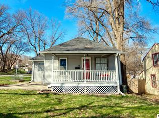 6566 Lake St, Omaha, NE 68104