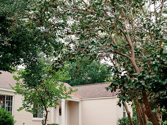 4th image of 3004 Walton Way Ext