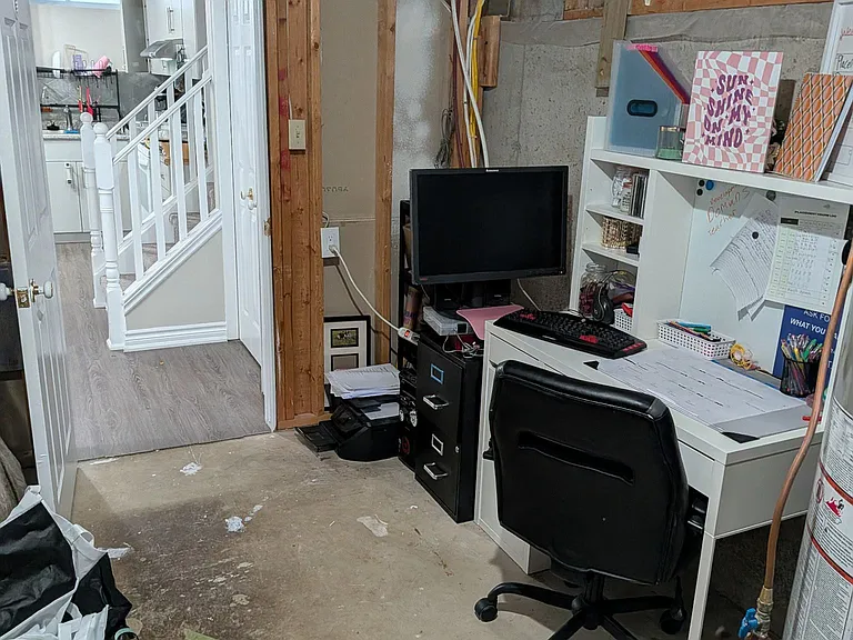 90 Penelope Dr — Photo 14