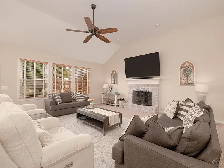 4646 Lakeridge Ct — Photo 16