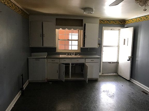 3rd image of 311 Park Ave