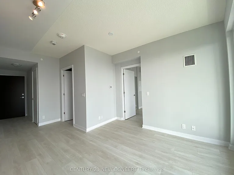 2221 Yonge St #5006 — Photo 14