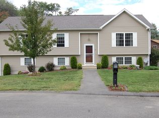 28 Devlin Dr, Chicopee, MA 01020