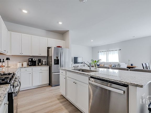 3rd image of 264 Lillian Street