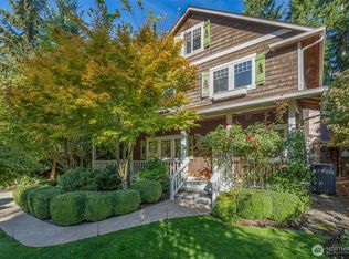 636 Janelle Pl NW, Bainbridge Island, WA 98110