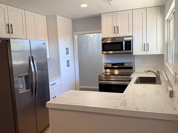 8013 Carlotta Rd S, Jacksonville, FL 32211