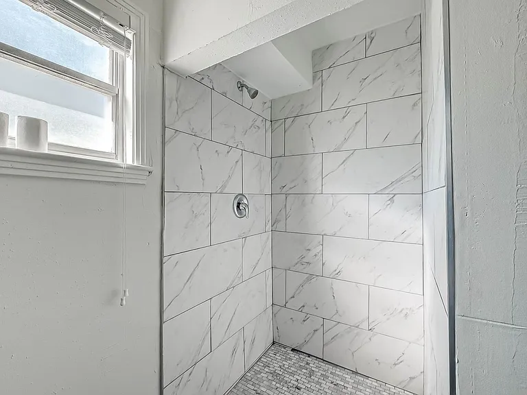 2420 McDuffie St — Photo 10