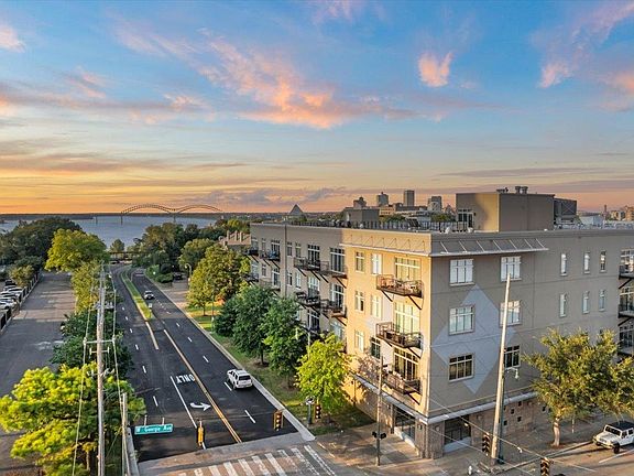 2nd image of 648 Riverside Dr APT 207