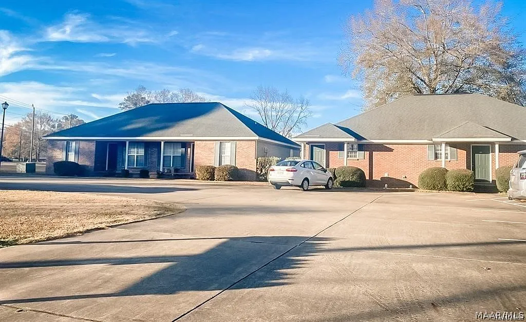 1 bed, 1.0 bath, 576 sqft, $1,055 — Photo 1